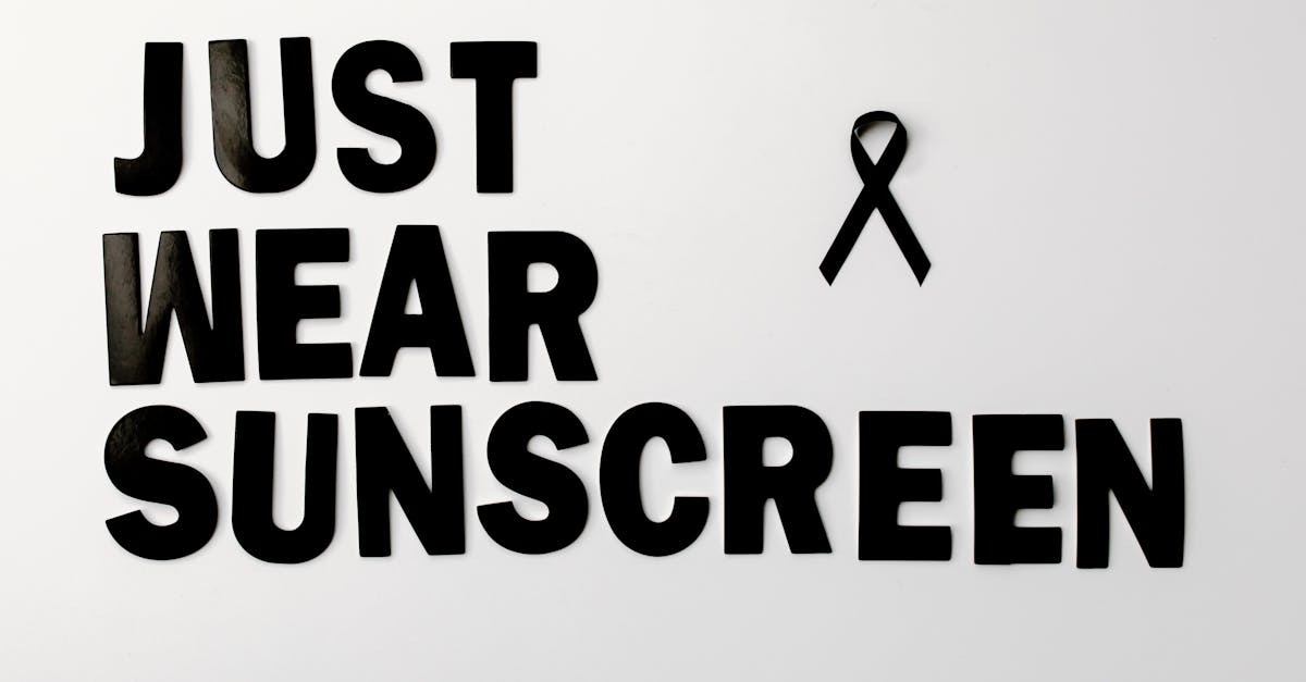 découvrez tous nos conseils pour adopter les bonnes pratiques de protection solaire : comment bien se protéger du soleil, choisir une crème adaptée et éviter les risques liés à l'exposition.